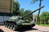 Ruský tank T-62 na ilustračním snímku. Záběr z výstavy vojenské techniky v Kislovodském historickém muzeu v Rusku z roku 2023.