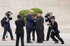 Trump zvažuje setkání s Kim Čong-unem při své cestě do Asie