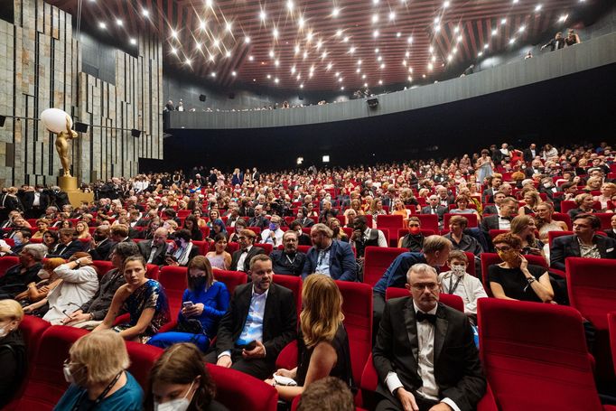 Čekání na slavnostní ceremoniál.