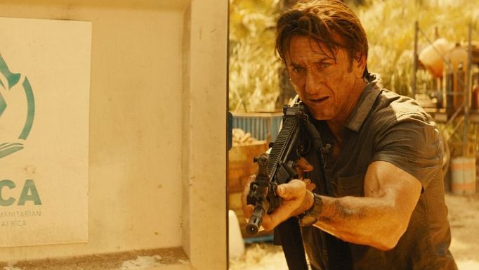 Ve filmu Gunman hraje Sean Penn vyčerpaného žoldáka, který by svou minulost rád nechal za sebou.