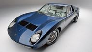 Krásné Lamborghini Miura se vyrábělo v letech 1966-73 a jeho maximální rychlost se již přiblížila hranici 300 km/hod.