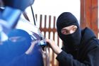 Šestnáctkrát odsouzený zloděj vykrádal ve Zlíně auta i domy