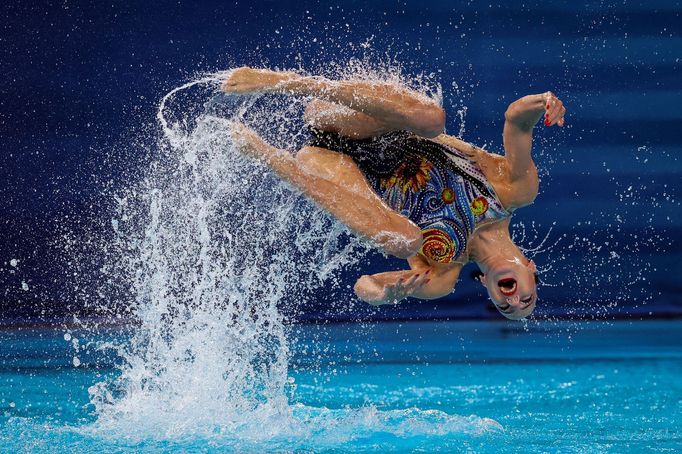 Paris 2024 Olympics - Artistic Swimming - Duet Free Routine - Aquatics Centre, Saint-Denis, France - August 10, 2024. Duet Netherlands performs. REUTERS/Maye-E Wong