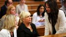 Matka Steenkampové a Aimee Pistoriusová, sestra Oscara (vpravo)