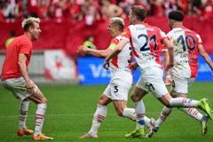 Slavia si osladila mistrovské oslavy vítěznou přestřelkou s Plzní