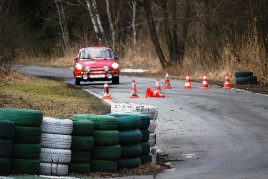 Zimní veteránská rally na Kokořínsku