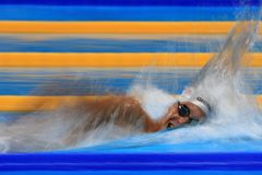 Skvělý vstup do Světového poháru: Plavec Micka vyhrál závod na 1 500 m