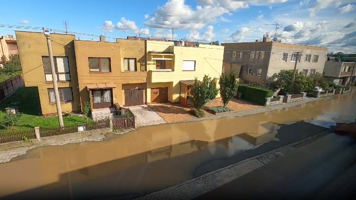 Konec byl rychlý. Znepokojivý časosběr z Opavy ukázal zrádnou tvář povodní