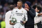 Nekladu si limity, chce to jen patřičné sebevědomí, libuje si Mbappé po hattricku