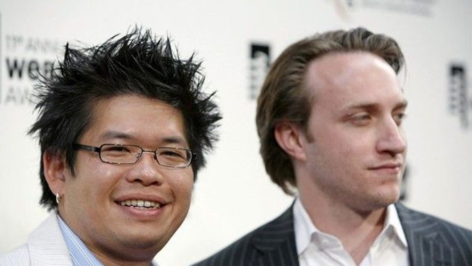 Webby awards 2007, zakladatelé YouTube Steve Chen (vlevo) a Chad Hurley.