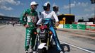 Tony Kanaan a Graham Rahal v závodě IndyCar na Texas Motor Speedway