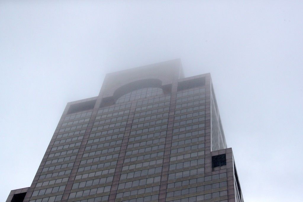 Do střechy budovy na Manhattanu narazila helikoptéra