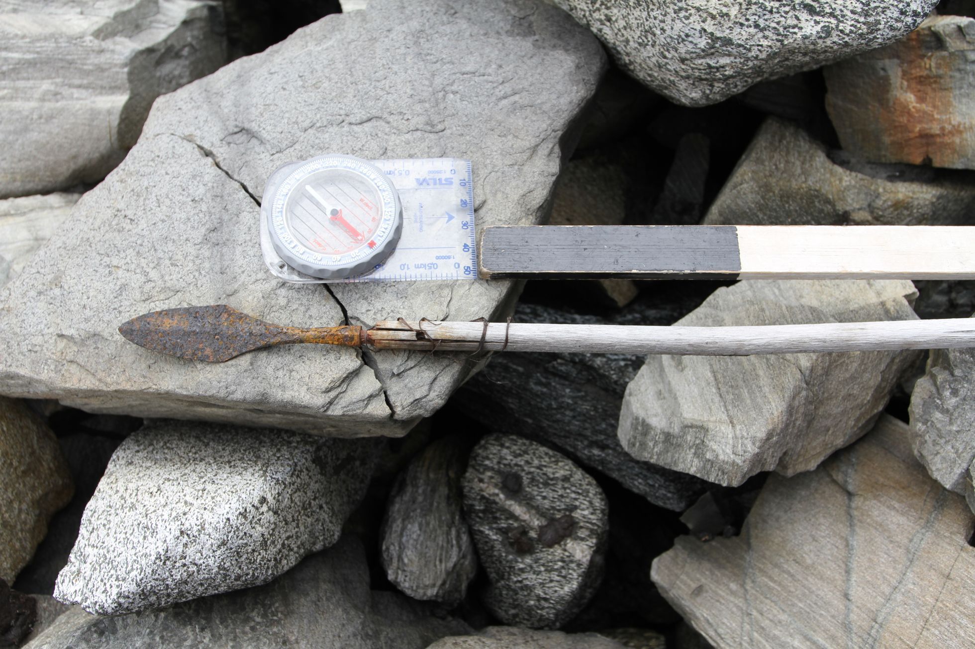 ledovec průsmyk norsko archeologický nález artefakty vikingové