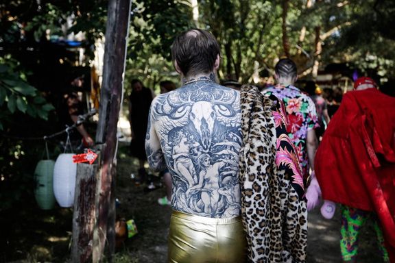 Apokalyptické výjevy lze v Cybertownu obdivovat i na tetování jeho obyvatel.