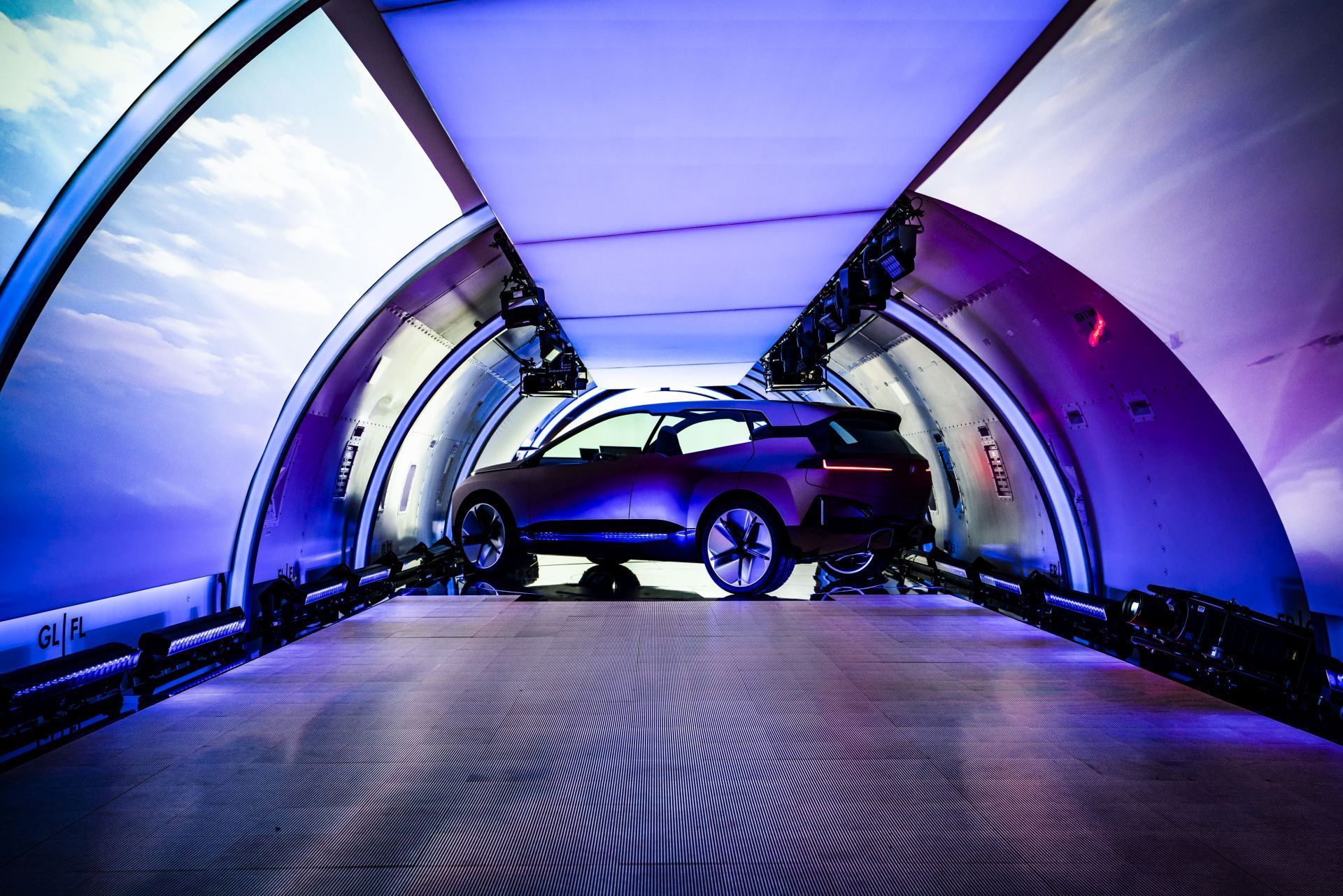 BMW Vision iNext používat od 17. 9.