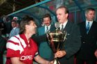 Hlášky, komentátoři, vesnické kluby i mistři. Co víte o českém fotbale 90. let?