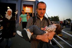 Roste počet žalob na Česko. Uprchlíci se domáhají azylu