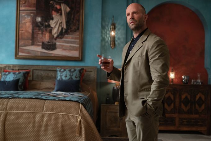 Jason Statham jako Orson Fortune.