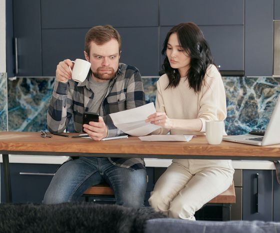 Úroky u nebankovních mikropůjček mohou být až překvapivě vysoké, totéž platí pro úroky z prodlení.