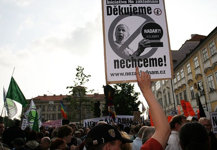 Demonstrace KSČM proti Bushovi a radaru