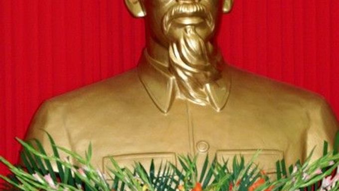 Prezidenti se střídají, staré kádry odcházejí, nové přicházejí. Ale jen jediný prezident je ve Vietnamu symbolem - Ho Či Min.