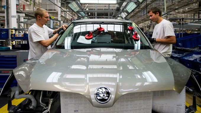 Pokud představenstvo koncernu VW schválí škatulata ve výrobních závodech, mohl by se u nás vedle Superbu vyrábět i Passat.