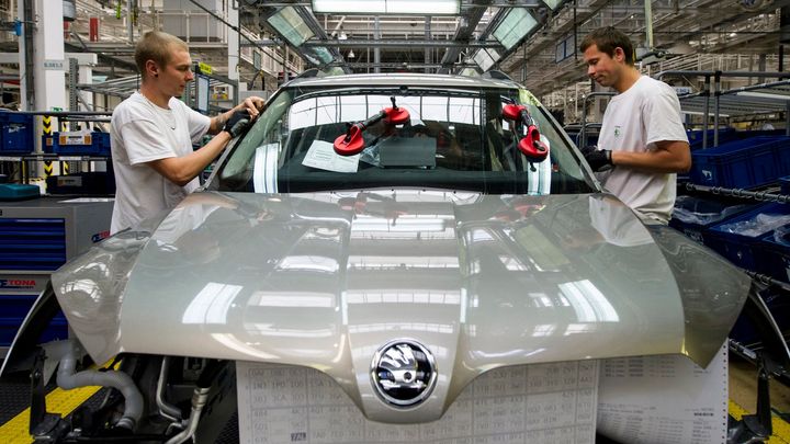 Škoda se chystá na obnovení výroby. Zakáže kouření a montérům dodá dvě roušky denně