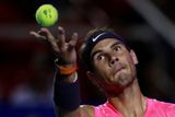 Až za ním je v žebříčku Španěl Rafael Nadal se ziskem 35 milionů dolarů.