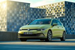 Cenové dostihy oblíbených kompaktů: Volkswagen Golf proti nové Octavii i Hyundai i30