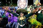Green Bay, USA: fanoušek Green Bay Packers slaví během třetího kola draftu NFL.
