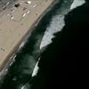 Letecké záběry na ropnou skvrnu, která u kalifornského pobřeží zničila biotop volně žijících živočichů.
