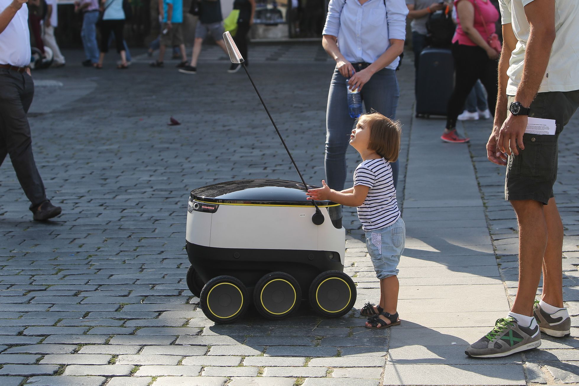Samodoručovací robot firmy Starship Technologies prvně v Praze pro Rohlik.cz