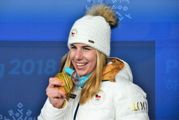 Ester Ledecká se zlatou medailí ze super-G na ZOH 2018