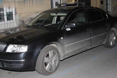 Policie zveřejnila fotografie aut zavražděných taxikářů