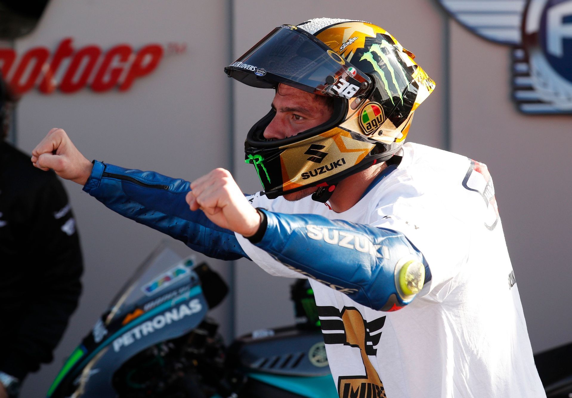 Jezdec Suzuki Joan Mir slaví po Velké ceně Valencie titul šampiona MotoGP