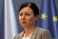 Jourovou to nekončí, Češi bojují o místa u jiných komisařů