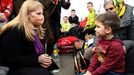 Slovenská prezidentka Zuzana Čaputová navštívila u hraničního přechodu Ubla lidi prchající z Ukrajiny.