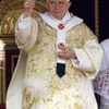 Benedikt XVI. sloužil zaplněnému Svatopetrskému náměstí v Římě poutníků z celého světa