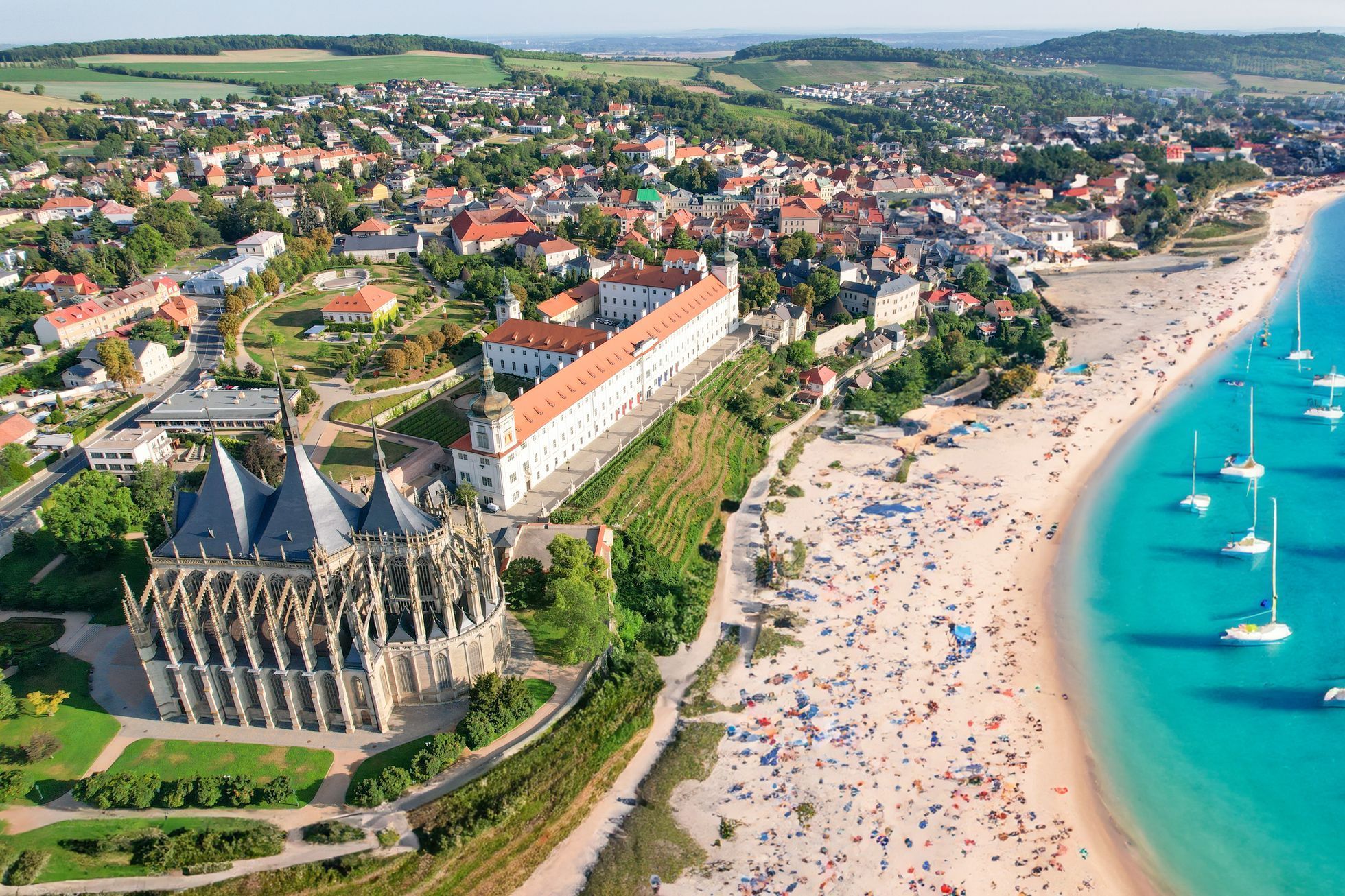 Jak by to vypadalo, kdyby Česko mělo své moře, koláž, umělá inteligence, fikce, moře, Česko, Magazín