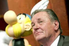 Zemřel spoluautor komiksů o Asterixovi Uderzo, převzal je po Goscinnym