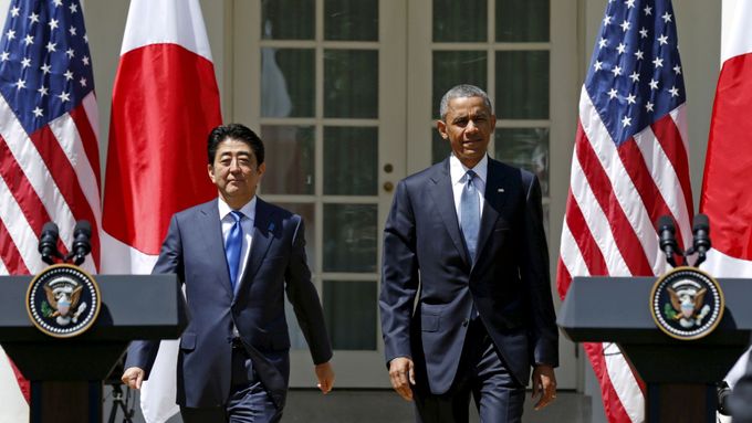 Barack Obama a japonský premiér Šinzó Abe