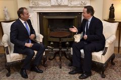 Cameron a Tusk se na reformě vztahu Británie s EU zatím nedohodli