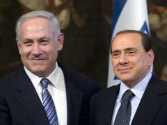 Svoji evropskou cestu zahájil Benjamin Netanjahu v Itálii. Setkáním se Silviem Berlusconim.