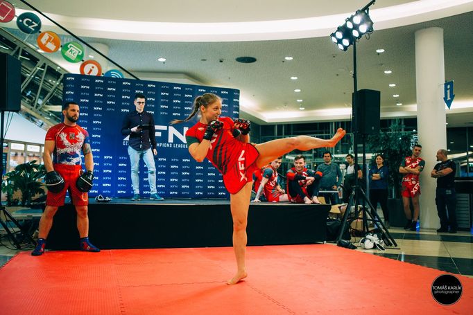 Sandra Mašková při veřejném tréninku v Atrium Paláci v Pardubicích