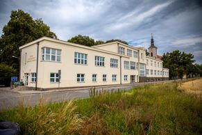 Z děsivé léčebny moderní dětskou psychiatrií: kino od Čtvrtníčka a terapie v parku