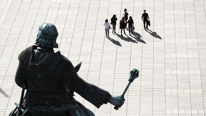 Obrazem: Žižka žene lidi palcátem a další neobyčejné pohledy na Prahu z výšky
