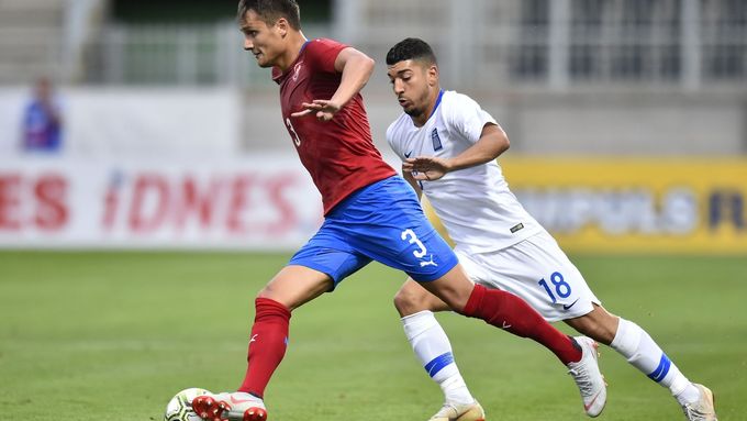 Aleš Matějů a Dimitris Limnios v zápase Česka proti Řecku.