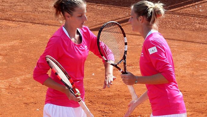 Karolína a Kristýna Plíškovy získaly druhý společný titul ve čtyřhře.