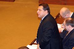 ČSSD oznamuje první útok na vládu