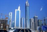 NEJVYŠŠÍ: Rose Tower - Spojené Arabské Emiráty Tyčící se do výšky 333 metrů nad dubajský obzor je tento 72-patrový hotel nejvyšší budovou na světě využívanou jako hotel. Byl otevřen v roce 2009 a svou výškou překonal i známý dubajský hotel ve tvaru plachetnice Burj Al Arab.